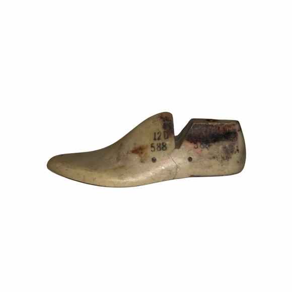 #588 Vintage Men's Almond-Toe Dress Shoe Last